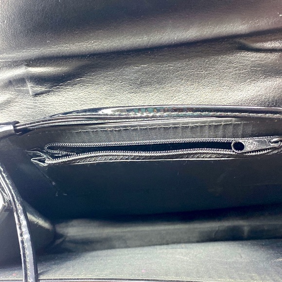 Envelope Silver Handle Shoulder Strap Bag - Picture 4 of 7